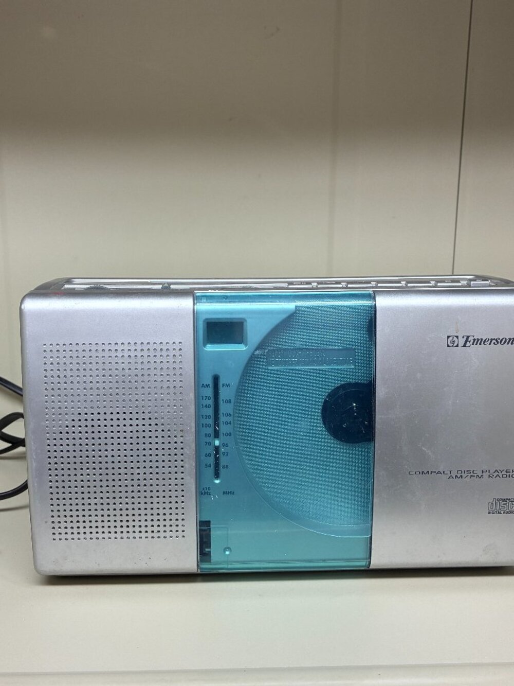 Emerson PD5098 AM/FM Radio/ CD player / READ THE ITEM DESCRIPTION BEFORE BUYING